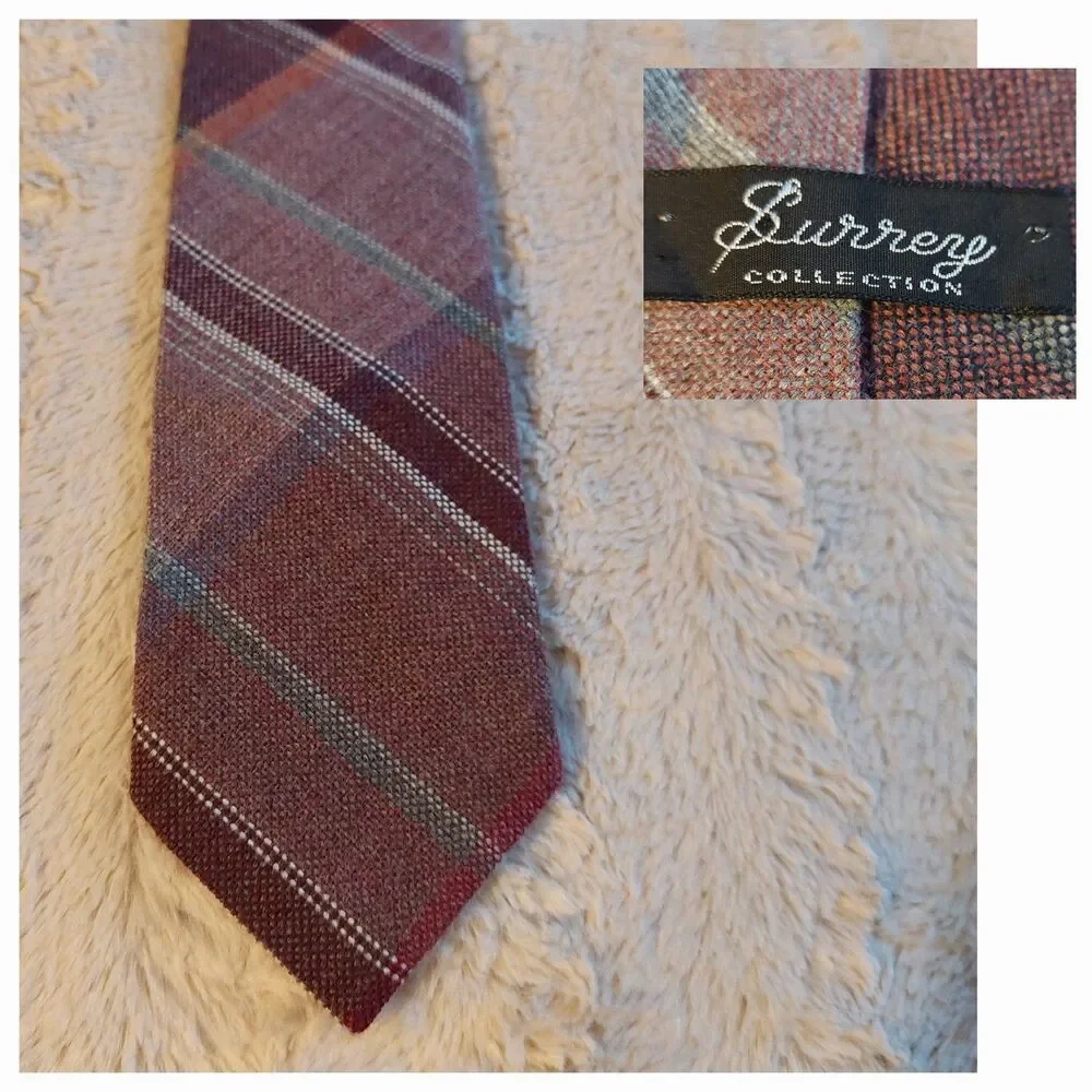 Surrey Collection Men's Tie Burgundy Maroon Striped Fall Winter